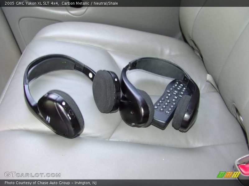 Carbon Metallic / Neutral/Shale 2005 GMC Yukon XL SLT 4x4
