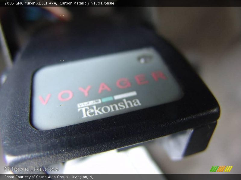 Carbon Metallic / Neutral/Shale 2005 GMC Yukon XL SLT 4x4