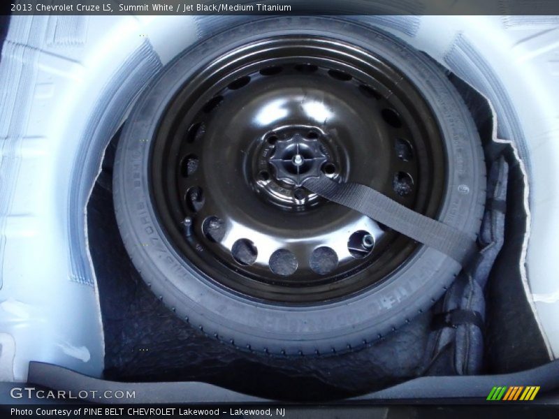 Summit White / Jet Black/Medium Titanium 2013 Chevrolet Cruze LS