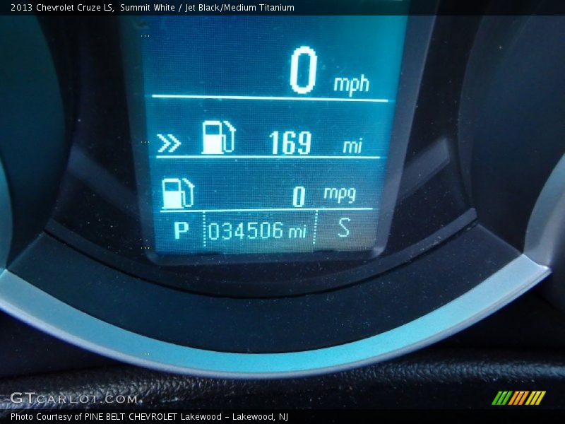 Summit White / Jet Black/Medium Titanium 2013 Chevrolet Cruze LS