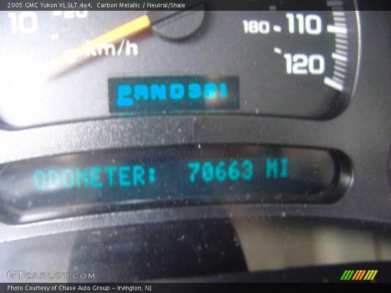 Carbon Metallic / Neutral/Shale 2005 GMC Yukon XL SLT 4x4