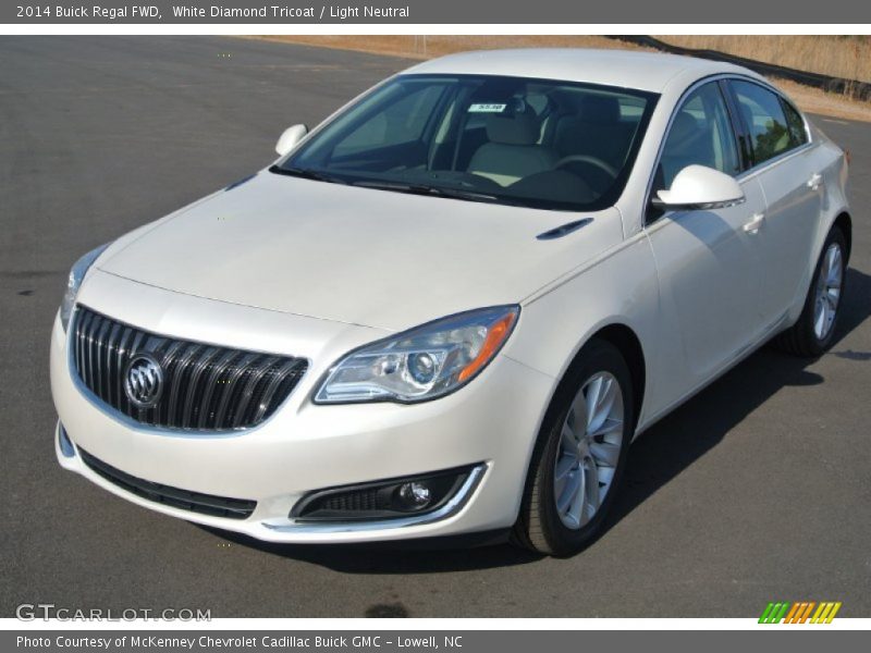 White Diamond Tricoat / Light Neutral 2014 Buick Regal FWD