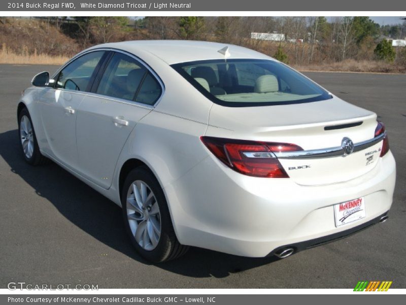 White Diamond Tricoat / Light Neutral 2014 Buick Regal FWD