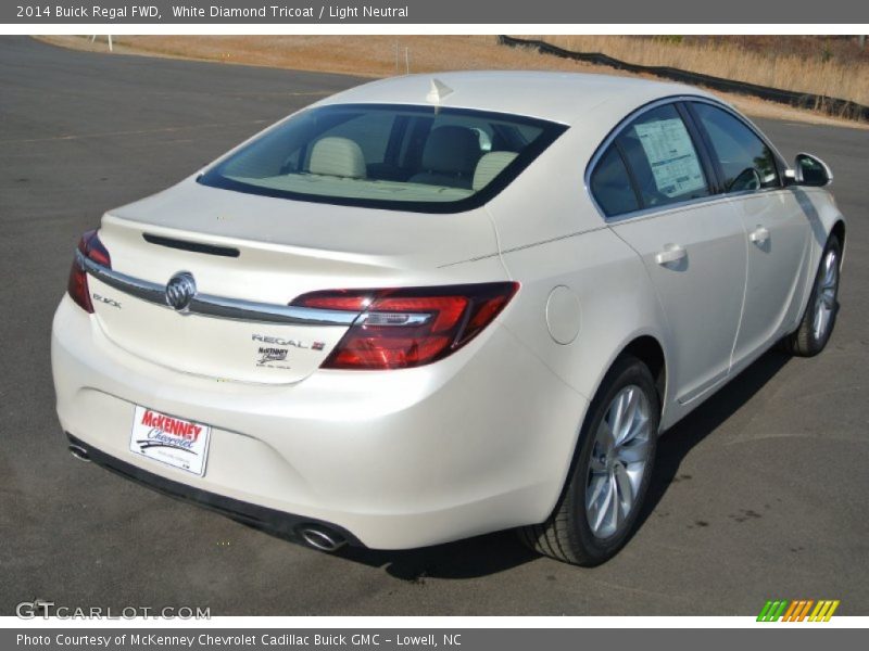 White Diamond Tricoat / Light Neutral 2014 Buick Regal FWD