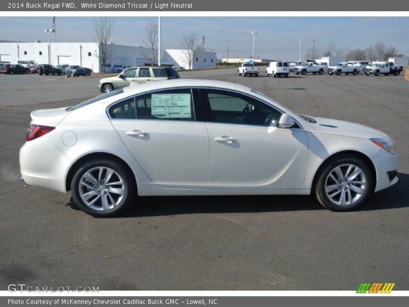 White Diamond Tricoat / Light Neutral 2014 Buick Regal FWD