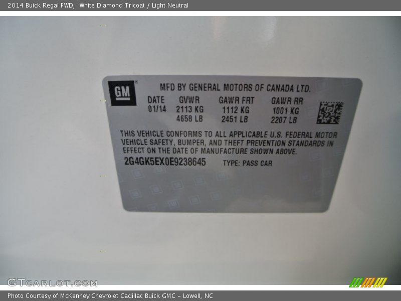 White Diamond Tricoat / Light Neutral 2014 Buick Regal FWD