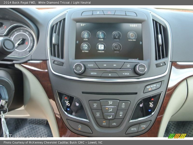 White Diamond Tricoat / Light Neutral 2014 Buick Regal FWD
