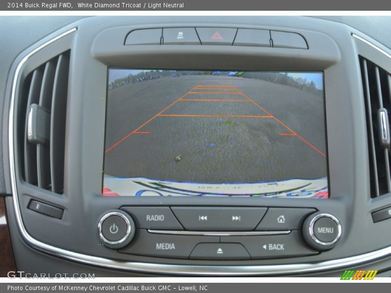 White Diamond Tricoat / Light Neutral 2014 Buick Regal FWD