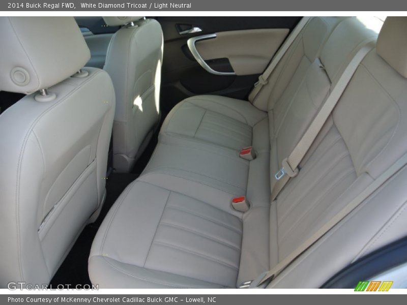 White Diamond Tricoat / Light Neutral 2014 Buick Regal FWD