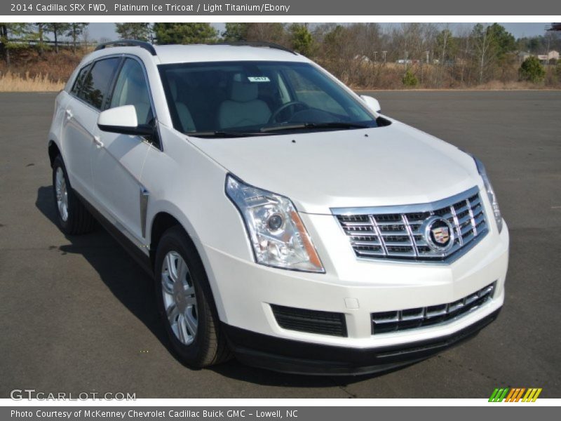 Front 3/4 View of 2014 SRX FWD