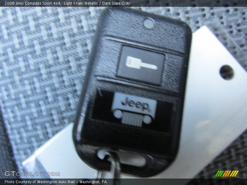 Light Khaki Metallic / Dark Slate Gray 2008 Jeep Compass Sport 4x4