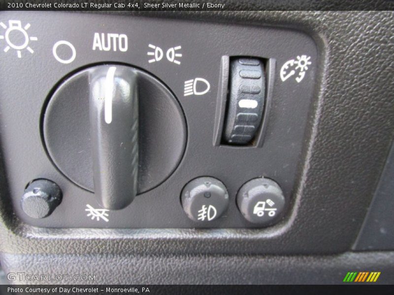 Controls of 2010 Colorado LT Regular Cab 4x4