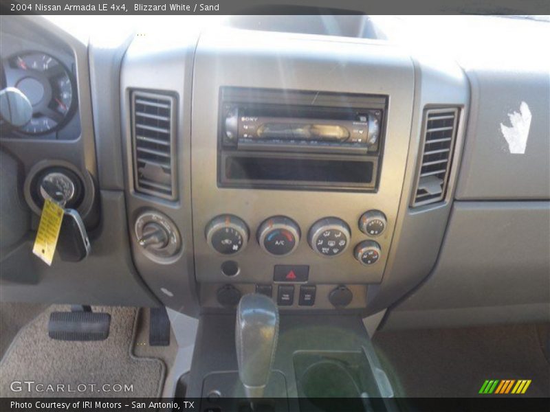 Blizzard White / Sand 2004 Nissan Armada LE 4x4
