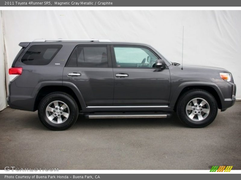 Magnetic Gray Metallic / Graphite 2011 Toyota 4Runner SR5