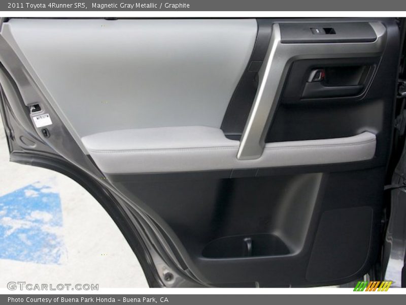 Magnetic Gray Metallic / Graphite 2011 Toyota 4Runner SR5