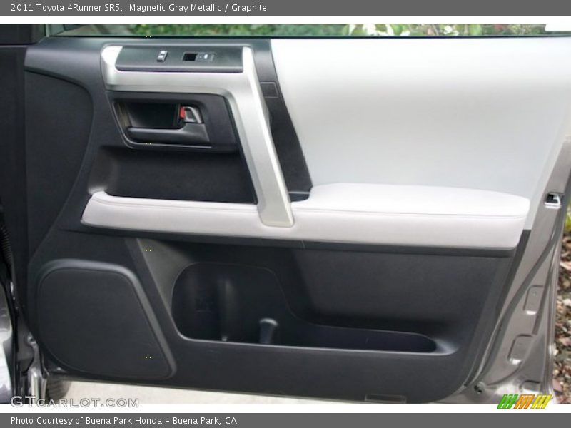 Magnetic Gray Metallic / Graphite 2011 Toyota 4Runner SR5