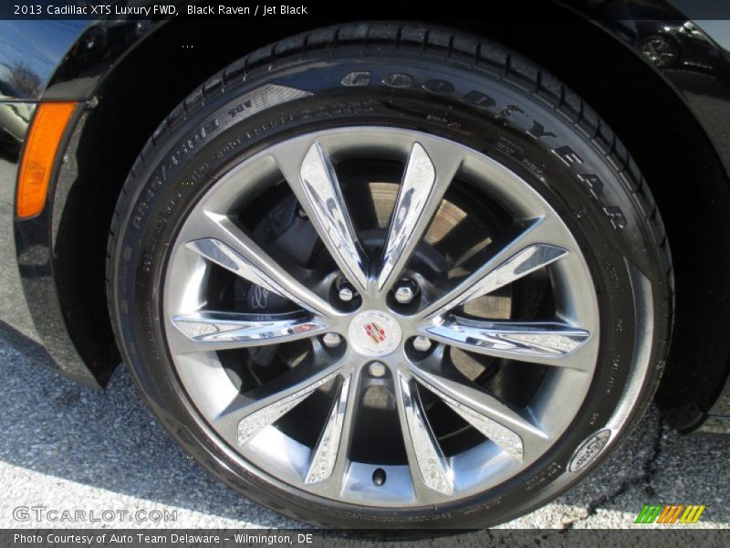  2013 XTS Luxury FWD Wheel
