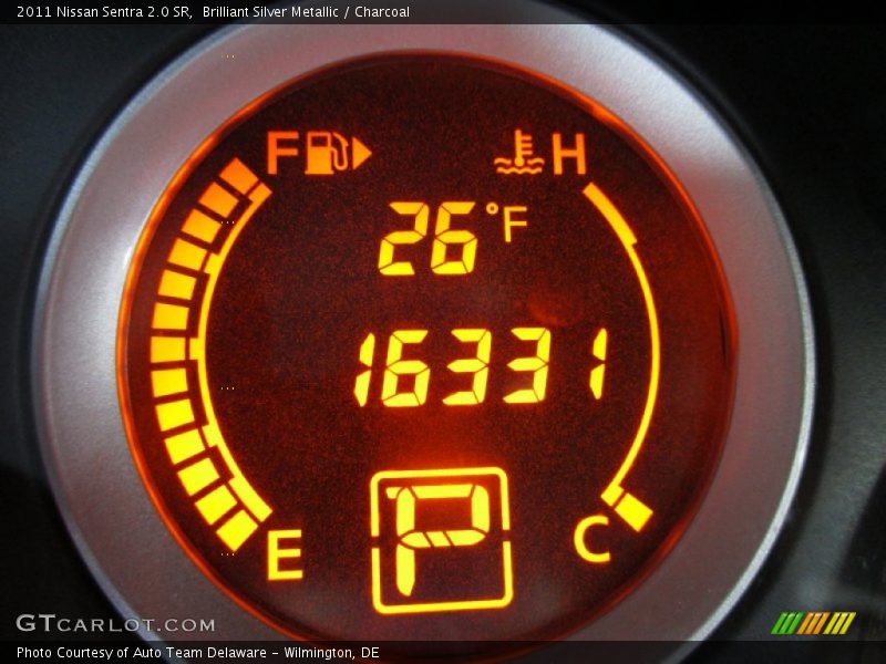 Brilliant Silver Metallic / Charcoal 2011 Nissan Sentra 2.0 SR