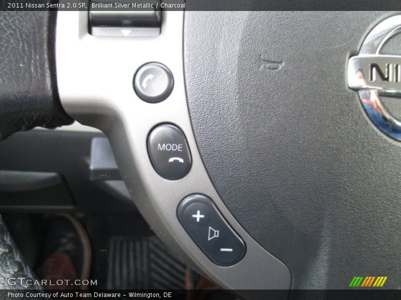 Brilliant Silver Metallic / Charcoal 2011 Nissan Sentra 2.0 SR