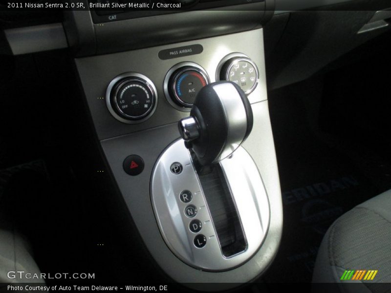 Brilliant Silver Metallic / Charcoal 2011 Nissan Sentra 2.0 SR