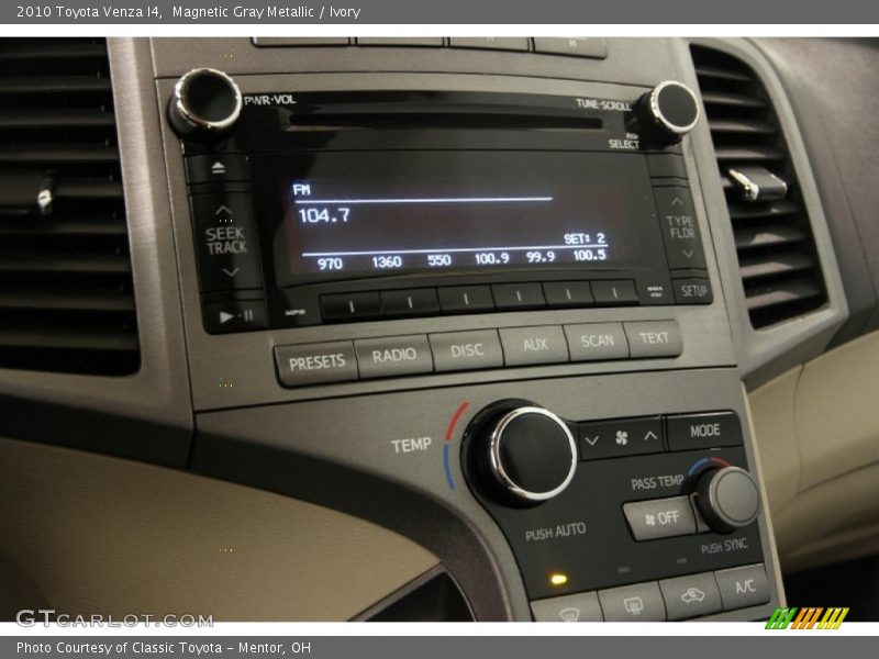 Magnetic Gray Metallic / Ivory 2010 Toyota Venza I4