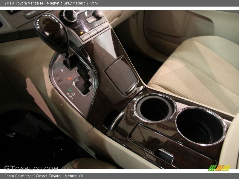 Magnetic Gray Metallic / Ivory 2010 Toyota Venza I4