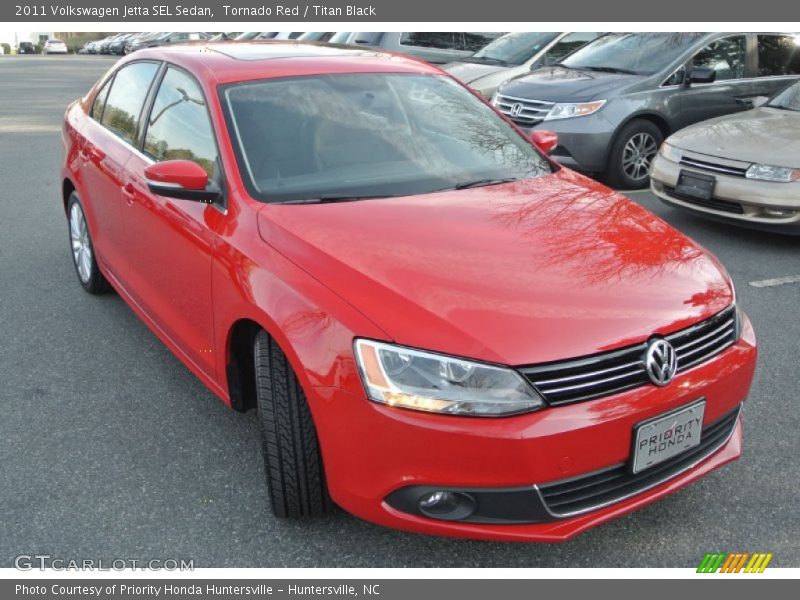 Tornado Red / Titan Black 2011 Volkswagen Jetta SEL Sedan