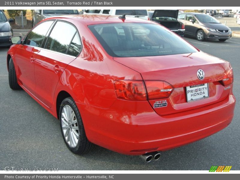 Tornado Red / Titan Black 2011 Volkswagen Jetta SEL Sedan