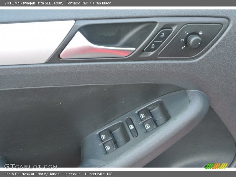 Tornado Red / Titan Black 2011 Volkswagen Jetta SEL Sedan