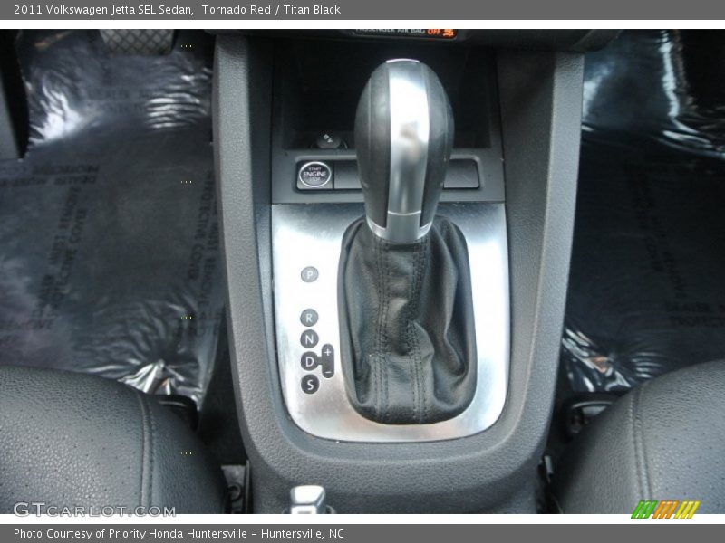 Tornado Red / Titan Black 2011 Volkswagen Jetta SEL Sedan