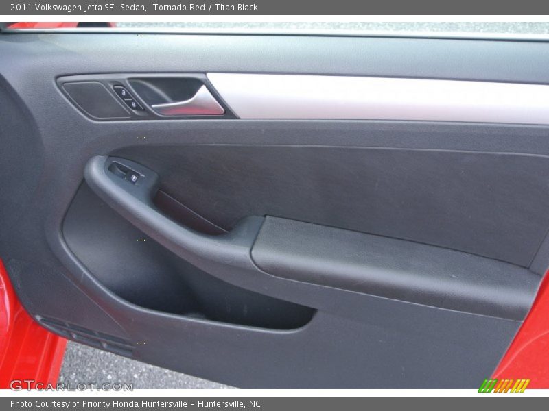 Tornado Red / Titan Black 2011 Volkswagen Jetta SEL Sedan