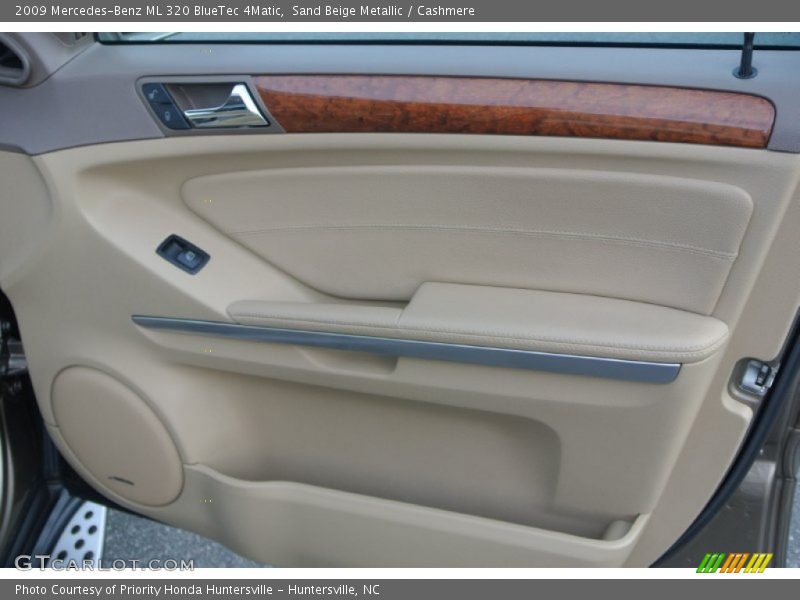 Sand Beige Metallic / Cashmere 2009 Mercedes-Benz ML 320 BlueTec 4Matic