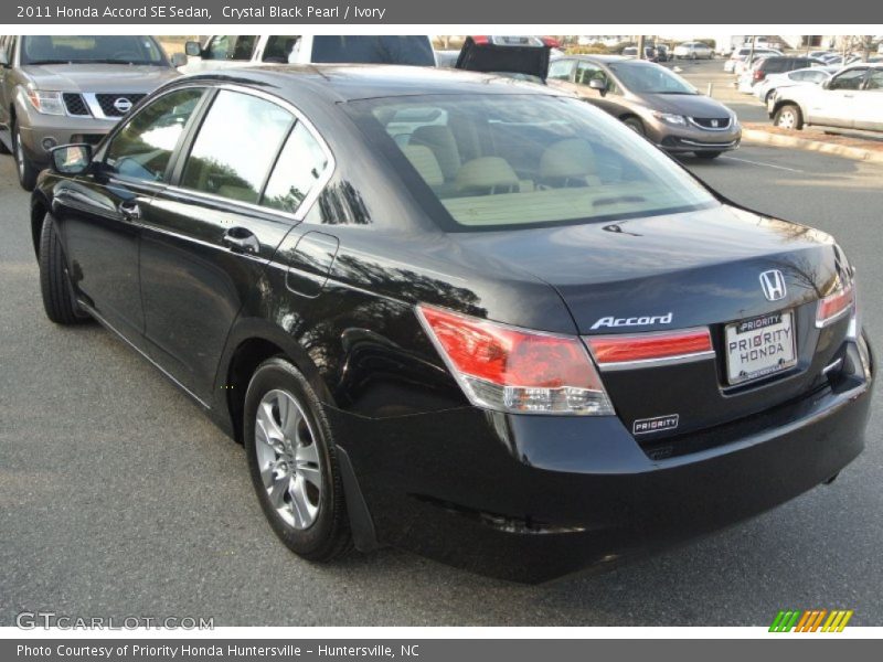 Crystal Black Pearl / Ivory 2011 Honda Accord SE Sedan