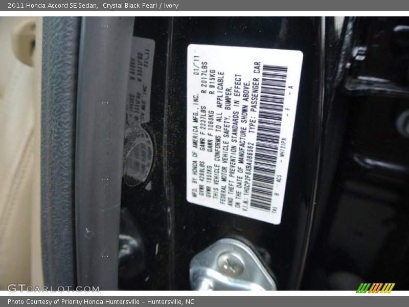 Crystal Black Pearl / Ivory 2011 Honda Accord SE Sedan