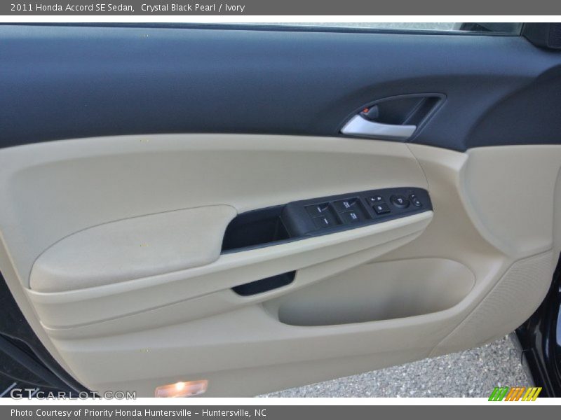 Crystal Black Pearl / Ivory 2011 Honda Accord SE Sedan