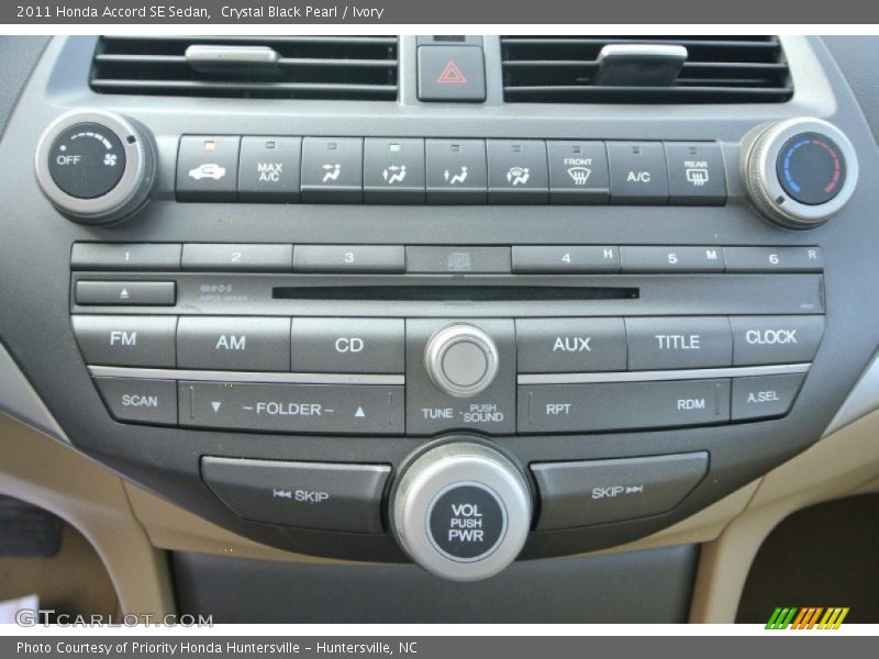 Crystal Black Pearl / Ivory 2011 Honda Accord SE Sedan