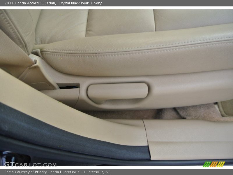 Crystal Black Pearl / Ivory 2011 Honda Accord SE Sedan