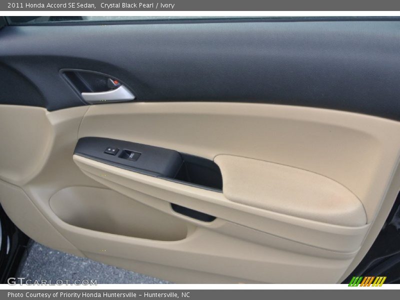 Crystal Black Pearl / Ivory 2011 Honda Accord SE Sedan