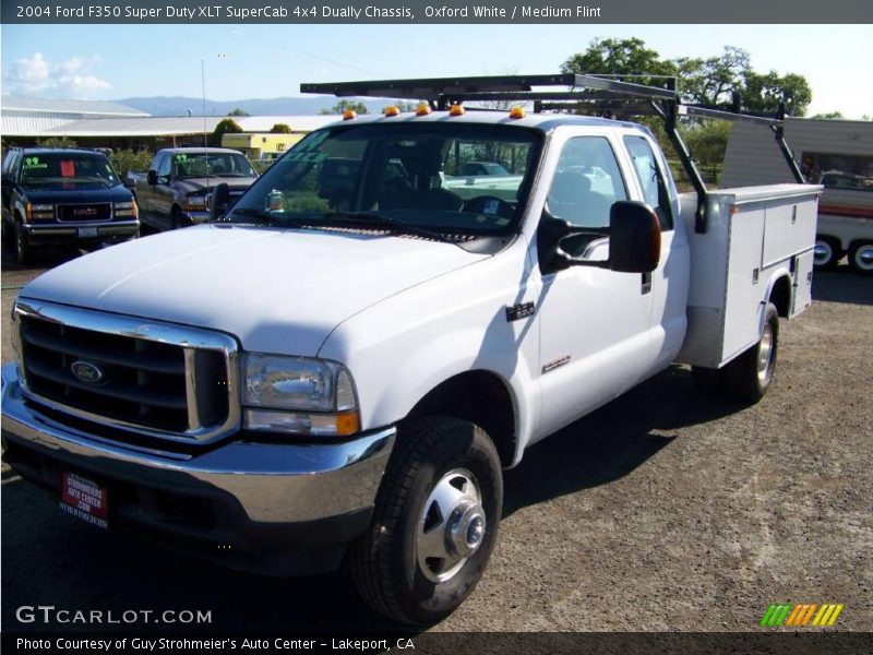 Oxford White / Medium Flint 2004 Ford F350 Super Duty XLT SuperCab 4x4 Dually Chassis