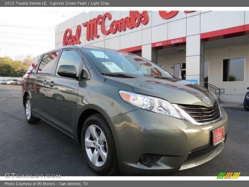 Cypress Green Pearl / Light Gray 2013 Toyota Sienna LE