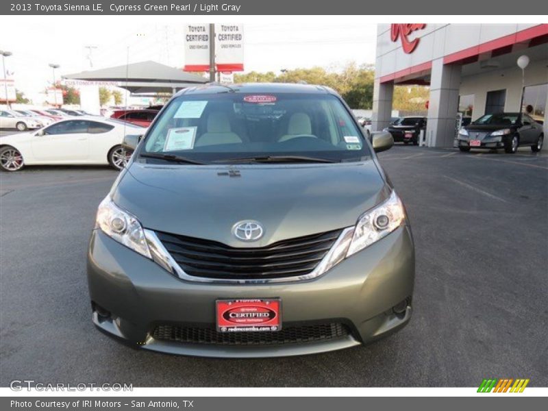 Cypress Green Pearl / Light Gray 2013 Toyota Sienna LE