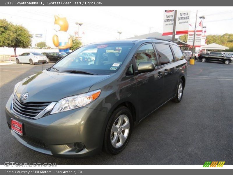 Cypress Green Pearl / Light Gray 2013 Toyota Sienna LE