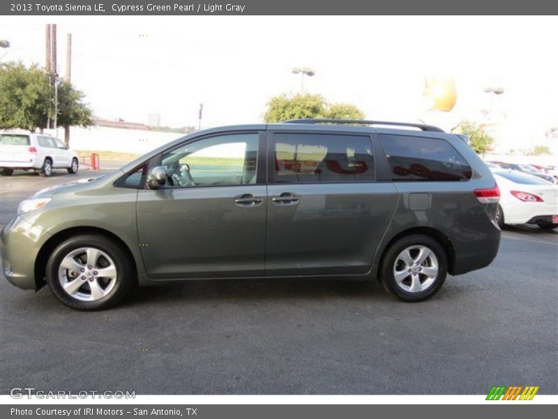 Cypress Green Pearl / Light Gray 2013 Toyota Sienna LE