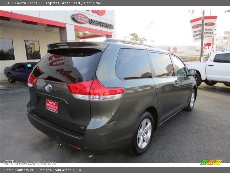 Cypress Green Pearl / Light Gray 2013 Toyota Sienna LE