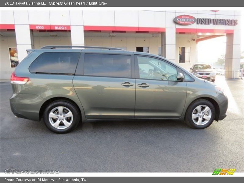 Cypress Green Pearl / Light Gray 2013 Toyota Sienna LE