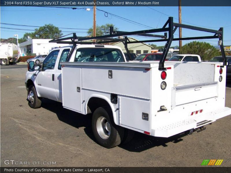 Oxford White / Medium Flint 2004 Ford F350 Super Duty XLT SuperCab 4x4 Dually Chassis