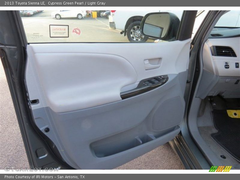 Cypress Green Pearl / Light Gray 2013 Toyota Sienna LE