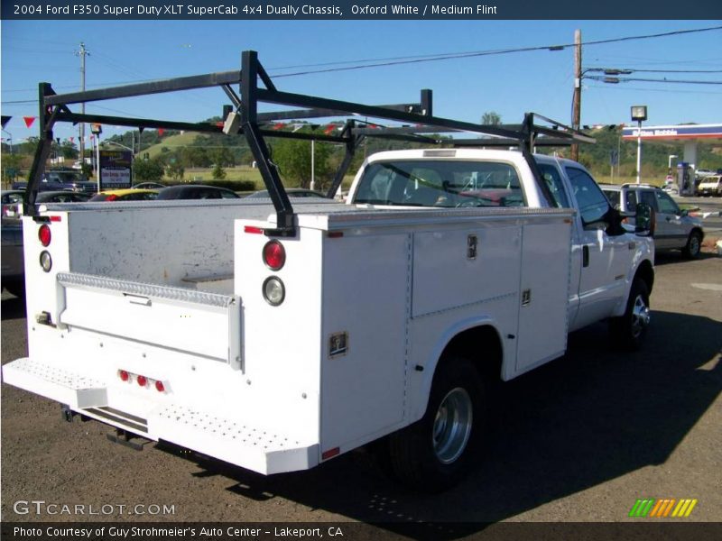 Oxford White / Medium Flint 2004 Ford F350 Super Duty XLT SuperCab 4x4 Dually Chassis