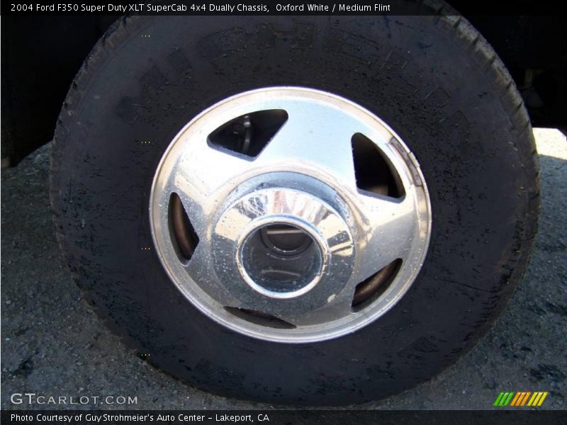 Oxford White / Medium Flint 2004 Ford F350 Super Duty XLT SuperCab 4x4 Dually Chassis
