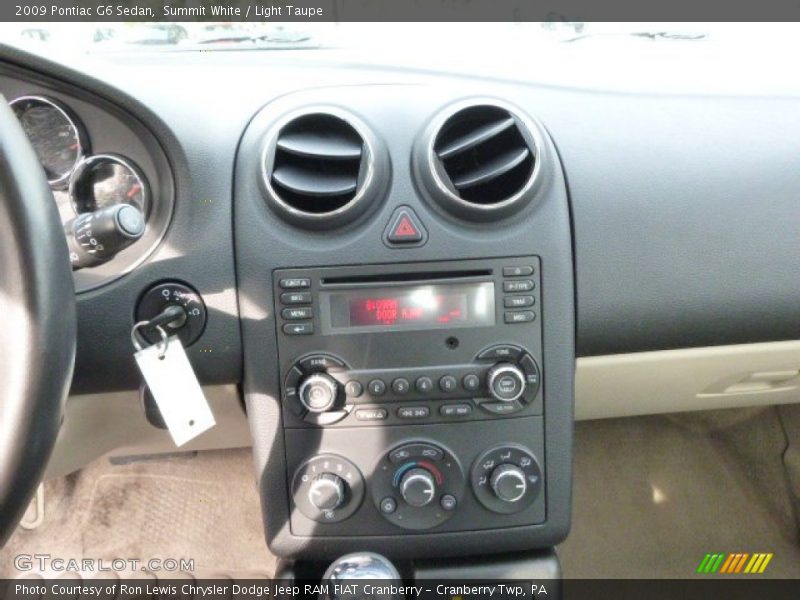 Summit White / Light Taupe 2009 Pontiac G6 Sedan